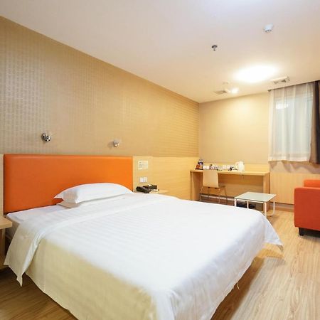 Jia Mei Xin Holiday Hotel Baiyun Airport Branch Cantón Exterior foto