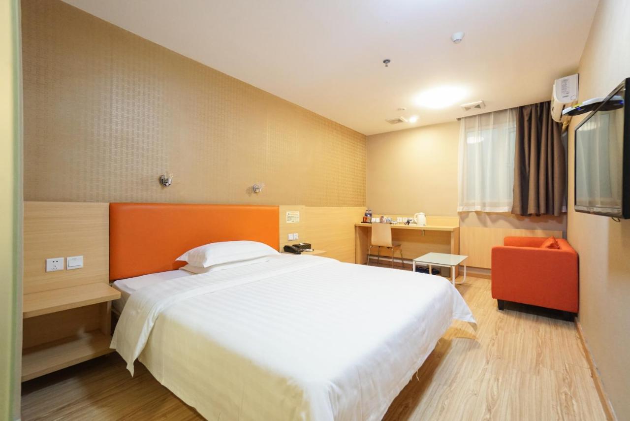 Jia Mei Xin Holiday Hotel Baiyun Airport Branch Cantón Exterior foto